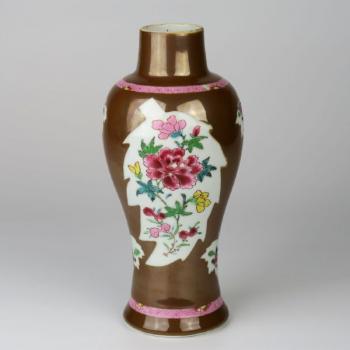 Porcelain Vase - white porcelain - 1730